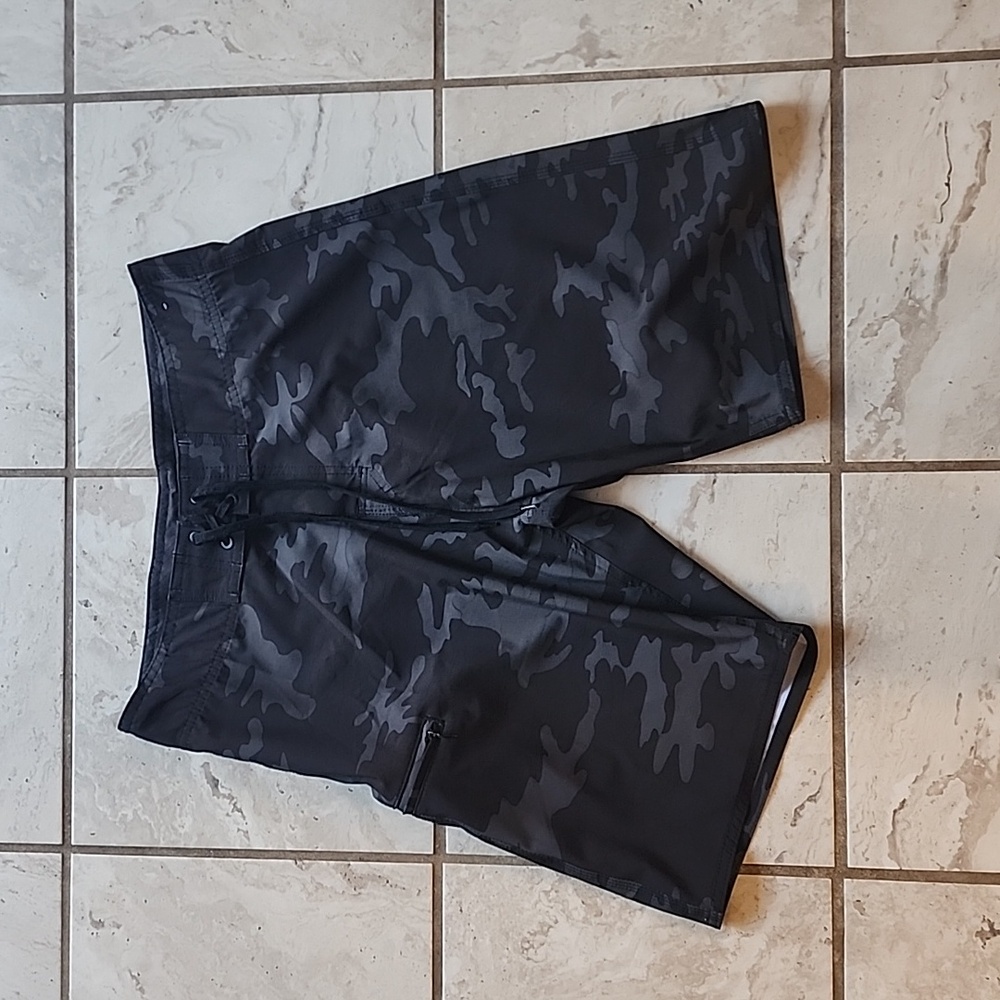 Size 30 RVG [revenge] shorts